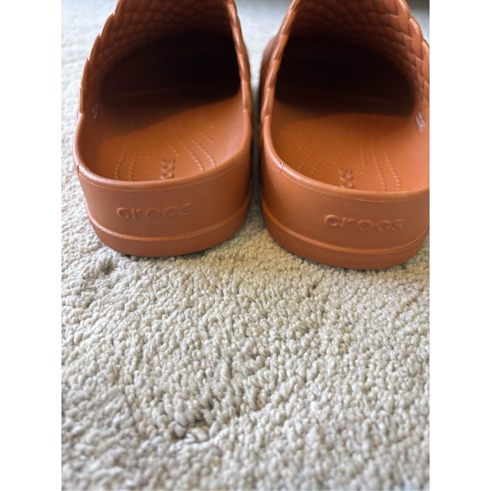 NEW  women’s Crocs Dylan Woven Clog Slipper lounge shoe slip on, W6 $68 - Picture 7 of 7